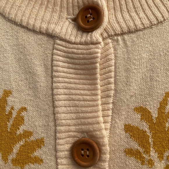 Peppa Loves Pineapple Cardigan - wooden buttons, sz small, 3/4 sleeves - Picture 4 of 10